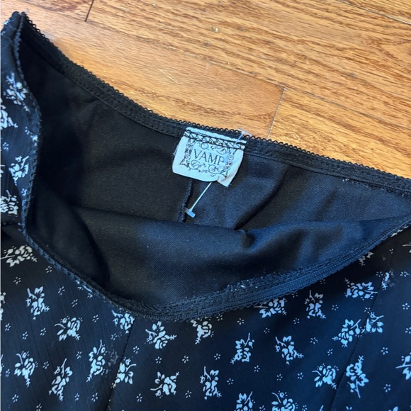 Floral Black and White Women's Skirt - Picture 4 of 5